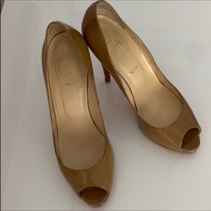 Christian Louboutin Tan Patent Peep Toe Pumps 40